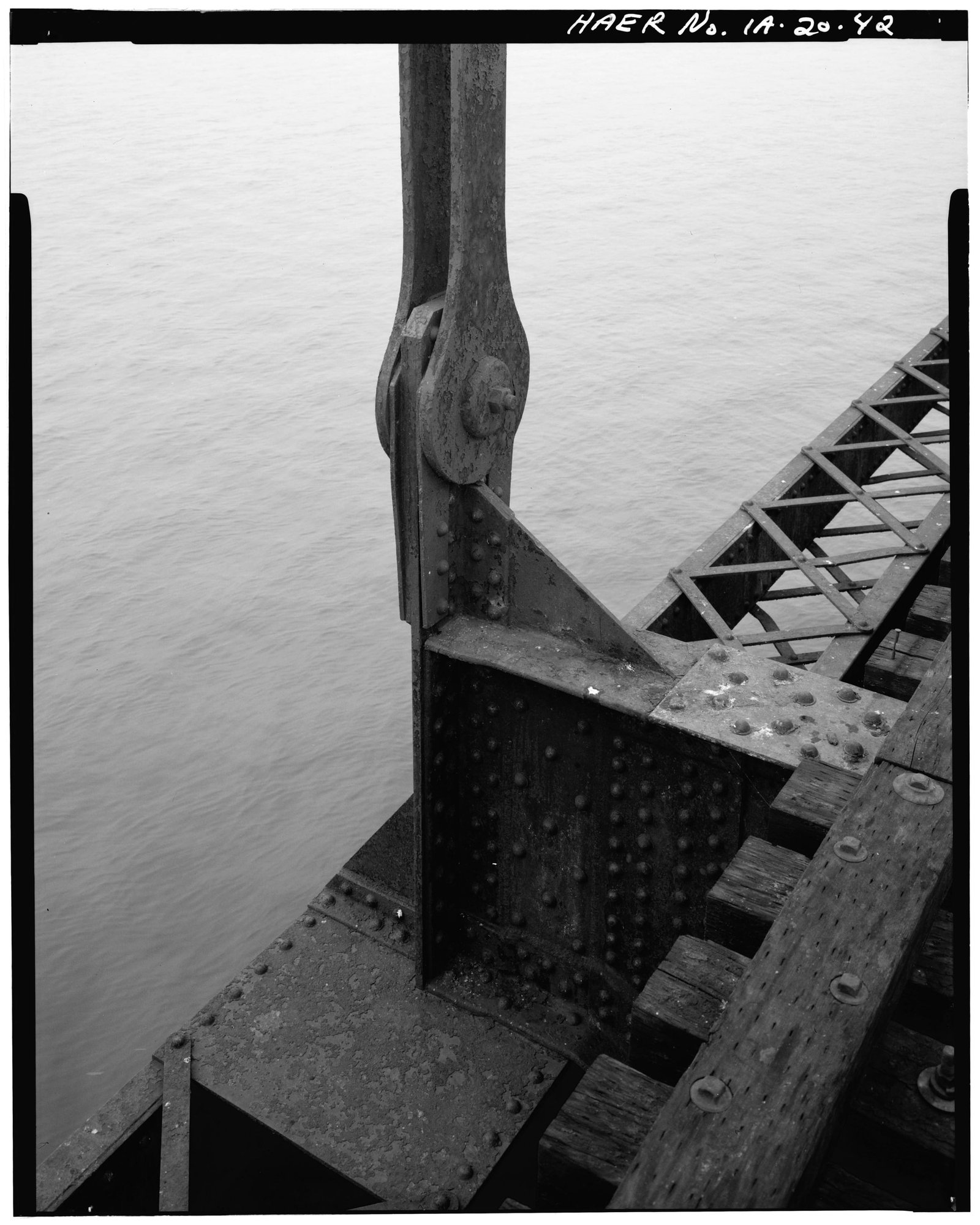 Lower connection, previous bridge